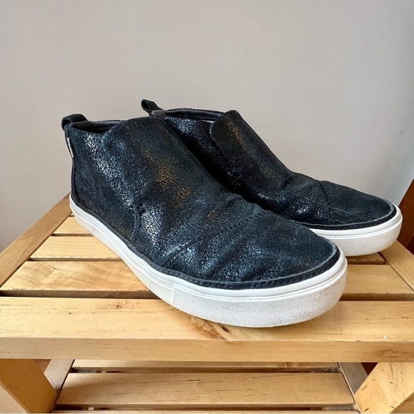 TOMS Black Slip On Booties 8 - Picture 1 of 8